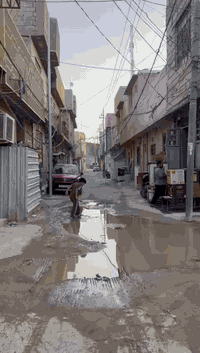 مكلف بالنشر
دار للبيع 100 متر مربع الواجهة 10م والنزال10م 
طابق واحد متكون من 
غرفة 3.5* 4 
واستقبال 4.5*4 
وصالة 3.5*5
ومطبخ 3.5*3 
وصحيات داخلية وخارجية 
البناء طابوق 
والمسافة عن الشارع موضحة بالڤيديو 
السعر 105 وبي مجال قليل 
للإستفسار الاتصال على الرقم ***********
غير متواجد على الفيس
