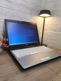 لابتوب • توصيل مجاني