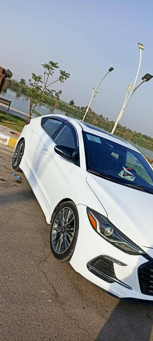 السلام عليكم
النترا 2018 سبورت 
محرك ١٦٠٠ تيربو مكفول 
كير dct سبع نمر 
اكزوز رياضي بلادي
مواصفات ١/١ :
بصمة تشغيل وبيبان وصندوك 
كشنات حضن جلد مختومه sport 
تدفئة كشنات 
دشبول كاربون فايبر 
كيجات رياضي 
سلايد روف
لايت وبك لايت لد بلادي 
ويل كب ١٨ كروم بلادي 
اشاير بلمري 
رادار نقطة عمياء وحساسات خلفيه
ستيرن حرف D 
شفتات بلستيرن  
……….
صدر جديد تخم تايرات جدد 
رقم بابل هزه جديده وسنوية جديده لل ٢٠٣٠ باسمي  
وارد كندي  
السعر 132$ وبيها مجال
مكاني عامرية الفلوجة 
***********
