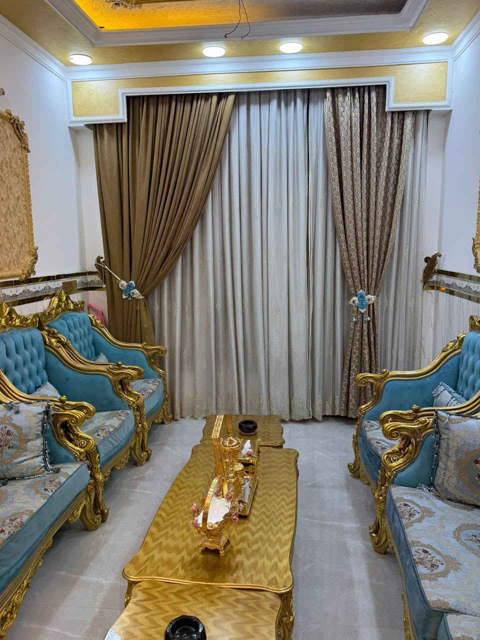 مشتمل طابقين للبيع في منطقة #حي_الحوراء (زين القوس) شارع الكفاح

🔸 مساحة 100 متر

🔹 الطابق الأول:
(غرفة نوم + صالة + استقبال + مطبخ + صحيات داخلية وخارجية)

🔹 الطابق الثاني:
(غرفة نوم + صالة + صحيات + سطح ثانوي)

🔸 خدمات كاملة

للاستفسار الاتصال على الرقم:
***********
