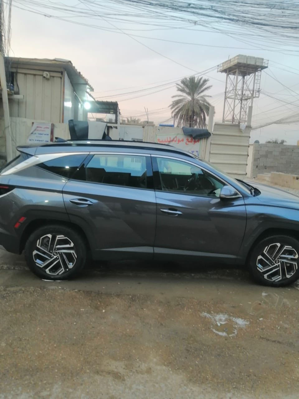 السلام عليكم
توسان2025 وارد امريكي 
فول 1/1 
ماشية 18 الف
حادث امريكا فقط جاملغ مثل ما موضح بلمنشور 
السعر 240 وبيها مجال بسيط
***********
