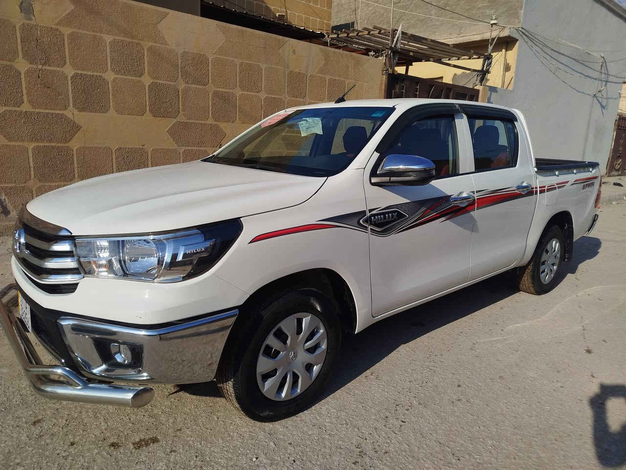 سلام عليكم 
البيع بيكم هايلوكس ناصي 
موديل 2024 
ماشيه 54 
كفاله عامه 
رقم كربلاء نكليزي 
مواصفات كير عادي بنيد جكات كلوب بالبنيد شاشه حساسات 
السعر 248 وبيه مجال بسيط مكاني كربلاء هاذه رقمي 
***********
***********
