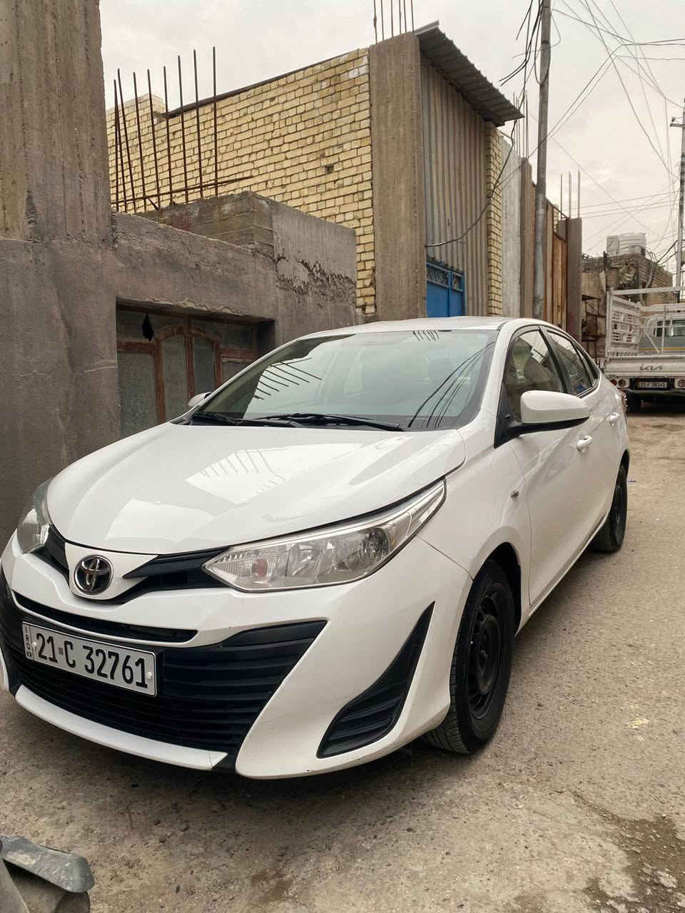 السلام عليكم/ سياره كورلا( يارس)خليجيه موديل2019 بلادي برغي مامفتوح بيه سياره شركه تخم تايرحساس خلفي رقم سليمانيه بأسمي الاتصال على الرقم ***********
