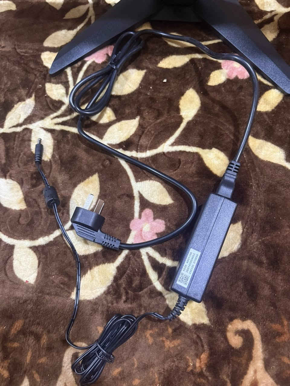 سلام عليكم شاشه من شركه msi مستخدمه اقل شهر ترهم جميع لاجهزة سوني و البيسي بدقه1080 شغل 4k مواصفاته تخبل و حلوه حجمه 27 سعره 200 و بيها مجال مكاني بغداد مدينه صدر تواصل واتساب ‭0774 990 4579‬
