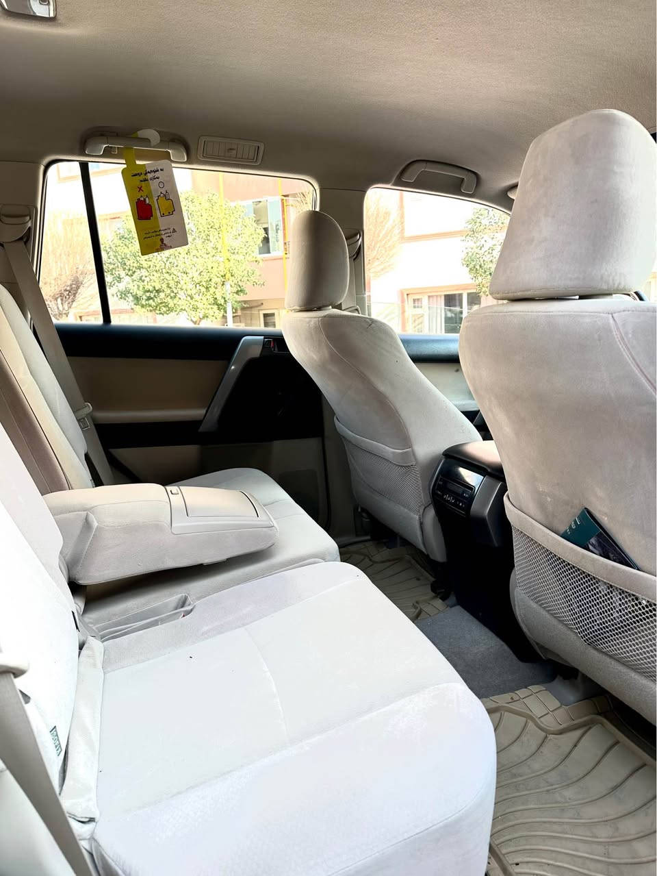 Toyota PRADO 2010 TX.L
🧿مۆدێل : 2010  
***********
💎مواسەفات : TX.L - سپێر لەکۆڵ - دەبڵ ئەکسل - ناو زەرد و تەبرید مەرکەزی - ٣ ڕیز کوشن - سەلاجە - ئاوێنە شەفت - بەخی ئاو -زۆر مواسەفاتی تر 
🧿نیوو سنوقی بۆیاخە بێ ناو گرتن بێکرانەوە زۆر تازە و جوان ماشاالله سەیارەکە یەک دەستە 
⚙️مەکینەی چوار پستۆنە 
⚙️گێڕ و مەکینەی بەشەرت نەکراوەتەوە بە شەرت ١٠ فیتەر
✍️سەنەوی و ڕەقەم و هەزە و ژینگە و ڕێگاوبان تازەیە هەتاک و ٢٠٣٠ 
🛞٤ تایەی تازەی لەژێرایە

⚫️دینار مەسرەفی تیا نییە ماڵی دۆستە سەیارەکە بۆ نوقسانی مەگەڕێ
◼️زۆر تازە و ڕێک و پێکە ماشاالله 
✍️تەحویل و غەرامە بەشەرت
📲ژمارەی مۆبایل : ***********
واتساب و فایبەری لەسەرە 
نرخ ٢٢٥ گاڵا و مامەڵە السليمانية, العراق
