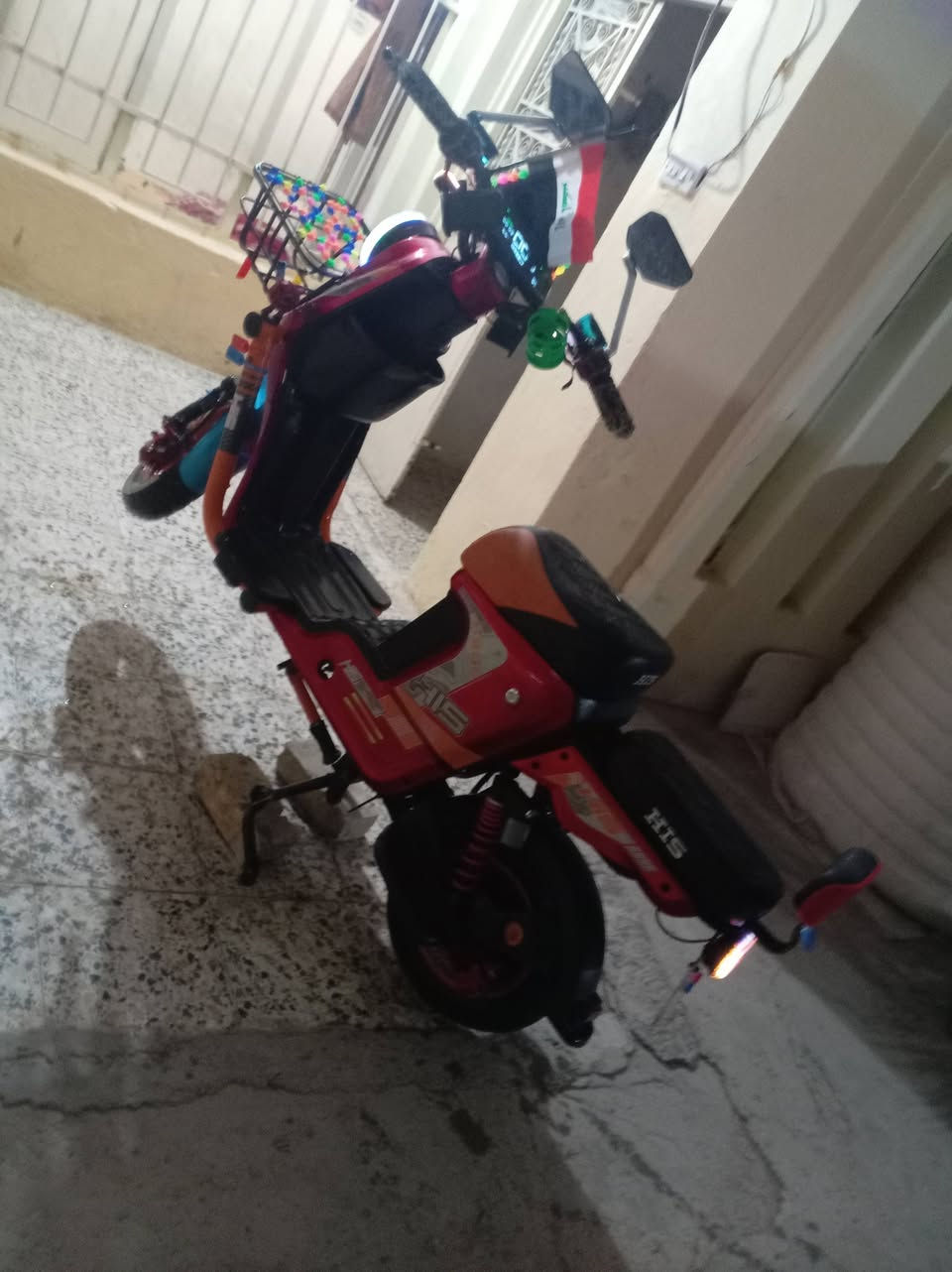سلام عليكم ورحمة الله وبركاته دراجه شحن للبيع الموديل 2025 5بطاريات فول نظافه السعر 400 وبيها مجال الرقم ***********
