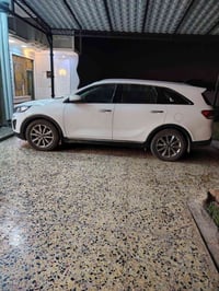 سورنتو١٨ مكفولة ماشي ٢٦٠ السعر ٢١٥ مستعجل عله بيعتهه الاتصال ٠٧٨٦٤٣٢٣٧...