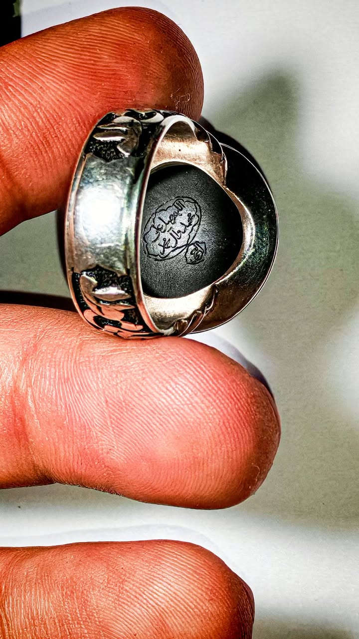 عقيق اسود (مو كرزي و لا كرز الكرز و لا بيه لون احمر اصلا و لا شفة عبد) صياغة عرفان VIP و نقش الحي و فضة 990


**إذا كنت صاحب هذا الإعلان وتريد حذفه لأي سبب، رجاءا أرسل رسالة إلى الدعم الفني**