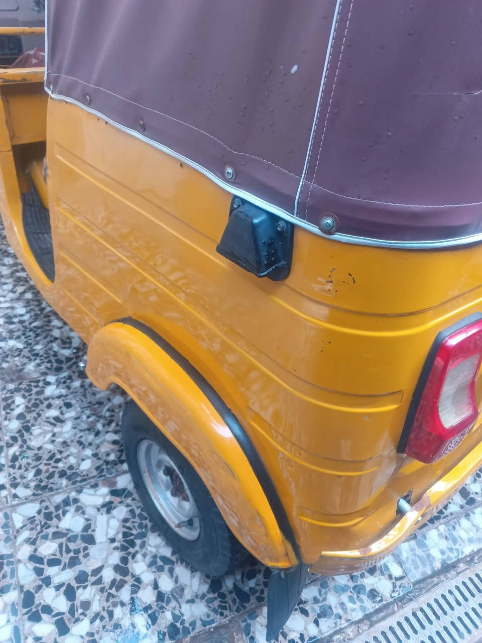 الفين و18 رقم وسنويه بيه بس هاي ضربه ودوس معمره ولباقي  كفاله***********
