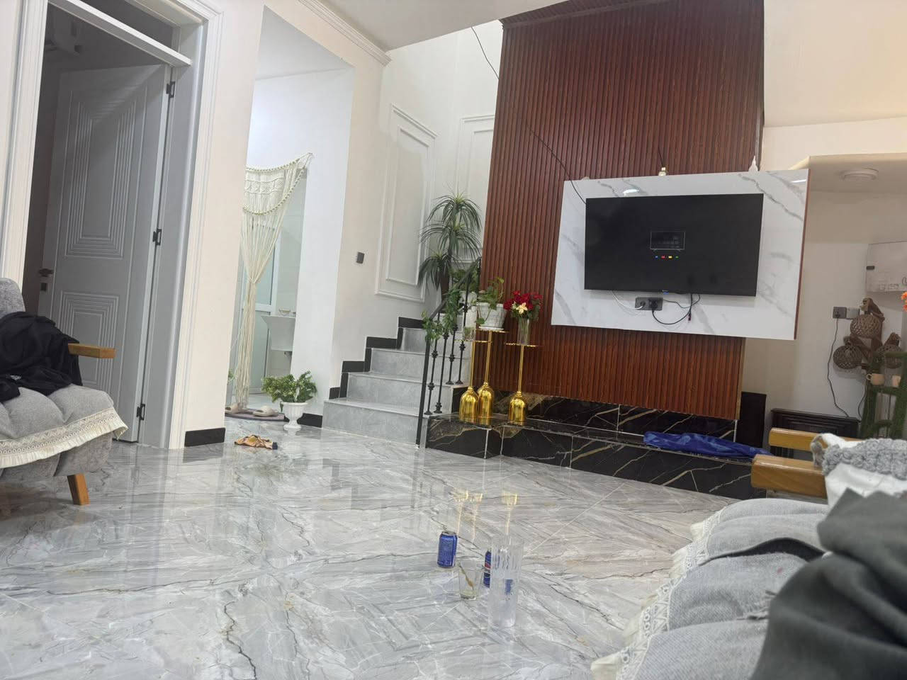 بسم الله الرحمن الرحيم 
يوجد بيت مساحتة ١٦٠م جنس الارض طابو زراعي سند ٢٥خدمات ماء كهرباء تبليط عنوان مدائن سلمان باك منطقه الصحه للاستفسار عن تفاصيل أكثر***********
