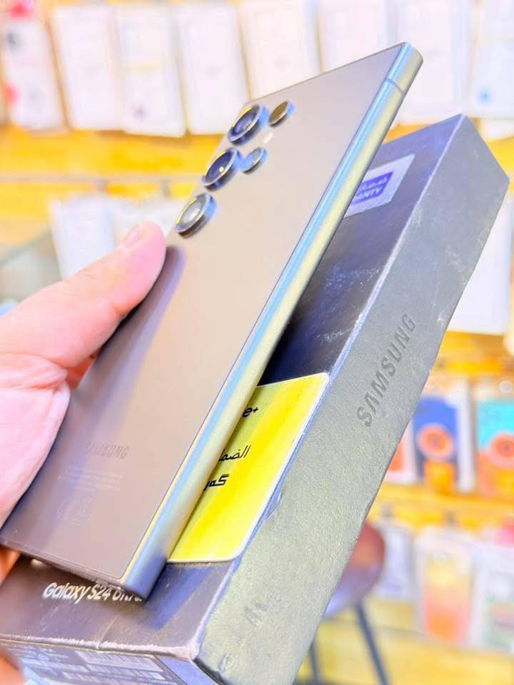 اسمسونك اس 24الترا ذاكره 256عشويه 12جهاز اخو جديد زلغ واحد مابي وتر بروف جهاز بمعنه كلامه نضيف هوه جديد سوه عربي شرق اوسط اصلي ضمان وكاله لا مفتوح ولا مصلح ملحقات كامله ضمان 5ايام من مركز 
سعر 975الف قفله من الاخير 
بغداد البياع 

***********
