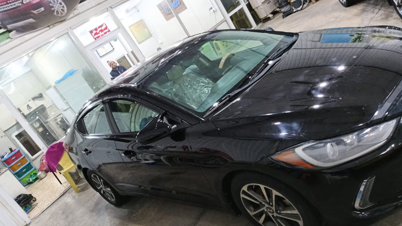 السلام عليكم
هونداي النترا  2017 بدون ايرباك
فول مواصفات وارد امريكي 
كلين تايتل دخولها 
بيها بالعراق صبغ على كد شبرين بالجاملغ الخلفي فقط
محرك 2000 دوش
كير AT
ماشيه 52  الف ميل
فتحه 
بصمه
ابواب بصمه
رادار
مانع انزلاق
كشن كهرباء
حساسات
شاشه 
كشنات تدفئه
تحكم ستيرن
غرفه لون بيجي داخل لونين
رقم سليمانيه بسمنا
تحول او وكاله حاضر 
مكاني بغداد الاعظمية 
السعر  134 وبيها مجال
للاتصال ***********
