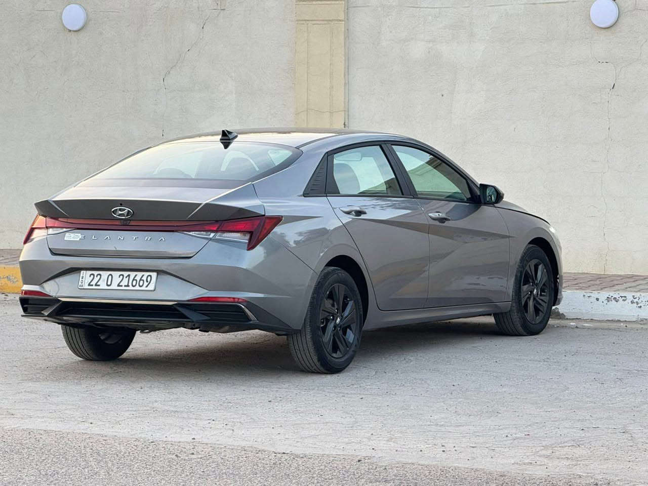 سلام عليكم 
هونداي النترا 2023 لون سلفر بدون صبغ فقط تعديل بارد بلصندوق فول مواصفات رقم اربيل بأسم شركة وكالة او تحويل مضمون
المواصفات : / بصمه / تشغيل عن بعد / تدفئة كشنات / رادار امامي / رادار جانبي /  / كامره دوارة / نقطه عمياء / اشاير بالمري / قياده ذاتية / توقف ذاتي / رادارات / 3 انظمة قيادة / ويل كب بلاك  / مانع انزلاق  ويل كروم
مكاني الكاظمية 
للتواصل والاستفسار : *********** بغداد, العراق
