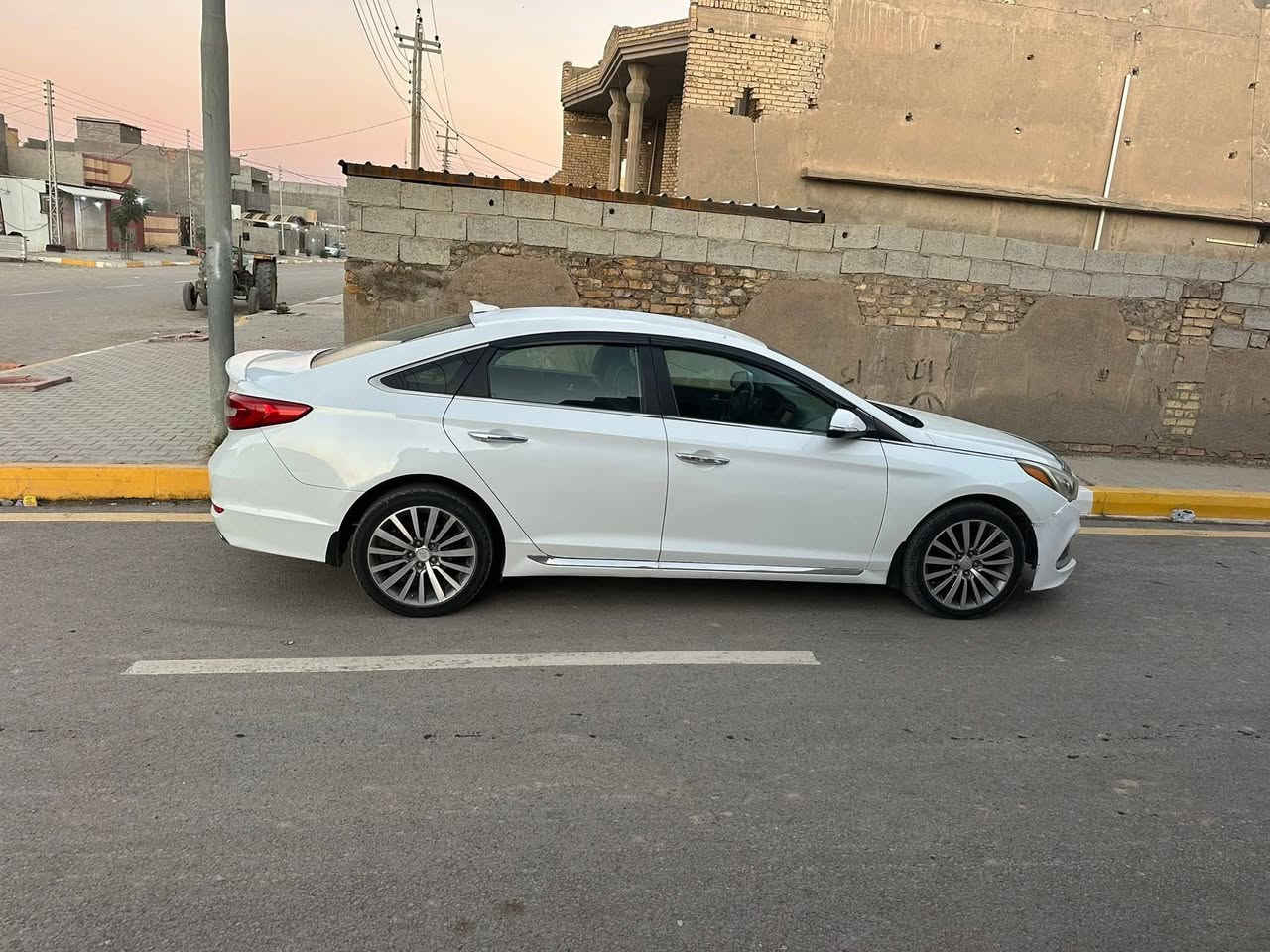 سوناتا ١٦ فول عدا الفتحه تفاصيل اكثر وتساب رقم بغداد دولي سنويه جديده
مكان السياره بديالى موديل ١٦
***********
***********
