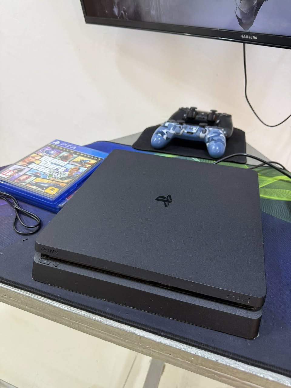 ✅بلي 4 سلم مستعمل جديد ممفتوح نهائياً✅
ملحقات الجهاز

جوستكات🎮عدد2 (اصلي وحده والخ تجاري)

كيبل HDMI 

كيبل شحن الجوستك

قرص 📀GTA 5 مستخدمه مره وحده ماخذها قبل يومين

يو بي اس power max

السعر 275الف
الاتصال ***********📞
