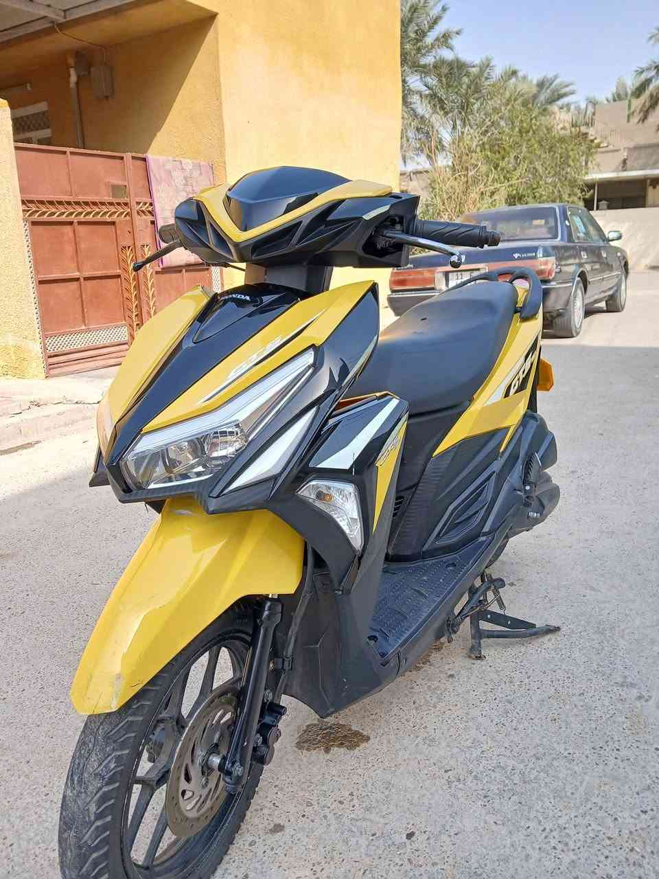 يا الله السلام عليكم للبيع دراجه جي تي اس  دراجه جديده وبلاديه كلهه عله وضع الشركة كهربائيات كلهه شغاله مكينه مكفوله تايرات جدد اوراق بيهه السعر 650 وبيهه مجال حك جيه مكاني بغداد الزعفرانيه رقمي *********** الشراي يتصل ويدلل
