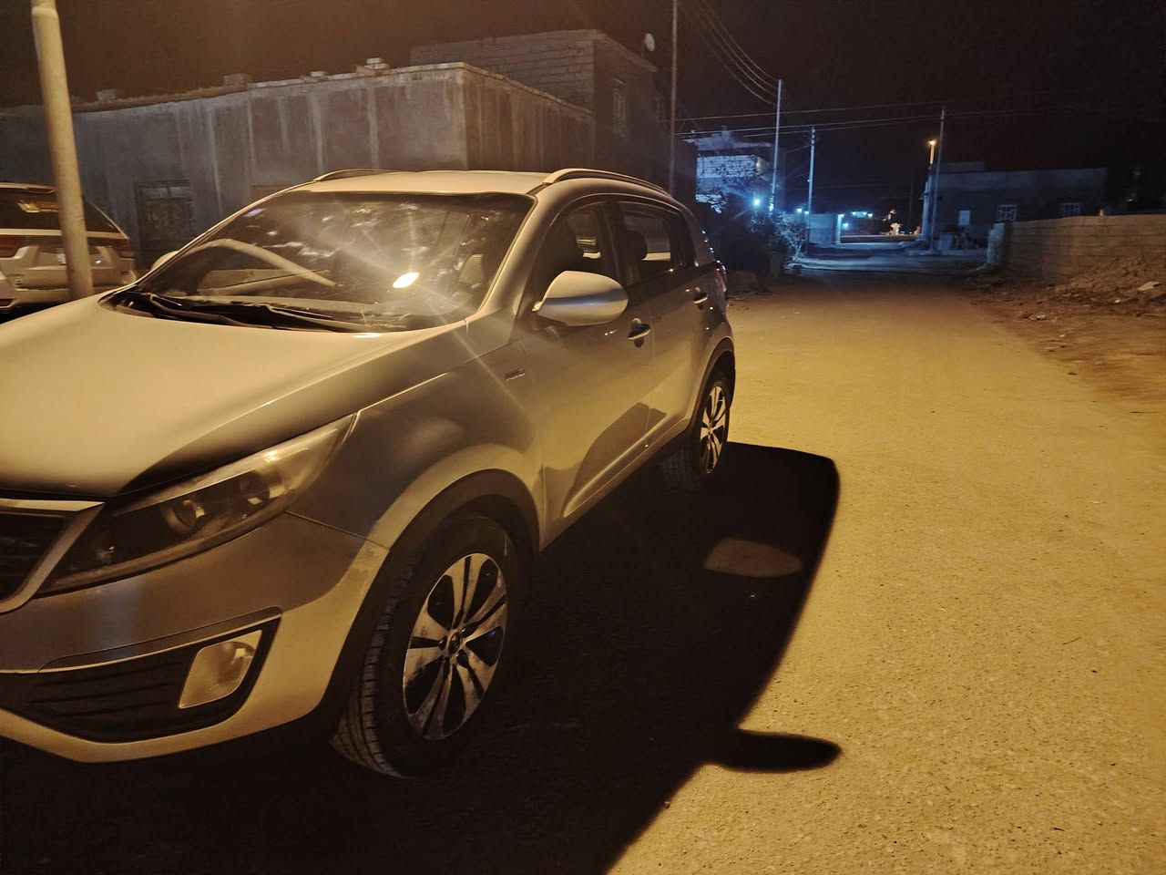 للبيع كيا سبورتج موديل 2013 سياره مكفوله تبديل وصبغ وحادث وجاهزه بمعنه الكلمه كهربائيات تبريد محرك جديد 2400دوش حداديه 100%100طخم تاير جديد اسبير جديد مكاني البصره قظاء الدير الاستفسار ***********
