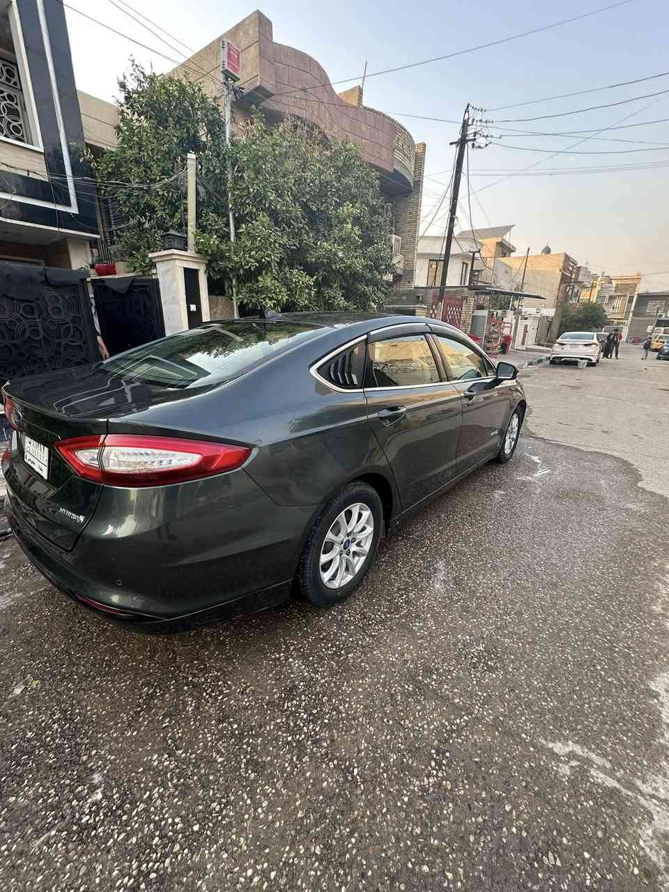 السلام عليكم للبيع
فورد فيوجن هايبرد ٢٠١٨ وارد خليجي 
ماشيه ١٣٧ الف كيلو مو ميل 
فتحه 
حساسات 
اشاير بالمري 
مري شفط 
لايت امامي خلفي لد 
دشبول ٧ الوان 
بصمه 
عليه ادامه كامله من الدعاميه للدعاميه 
السياره بيه حالوب وبيه اماكن بارد بدون صبغ 
مكاني بغداد نفق الشرطه 
السعر ١١٧ وبيه مجال 
***********
