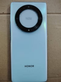 هونر اكس ٩ • ٢٥٦ • كاميرا مكسورة