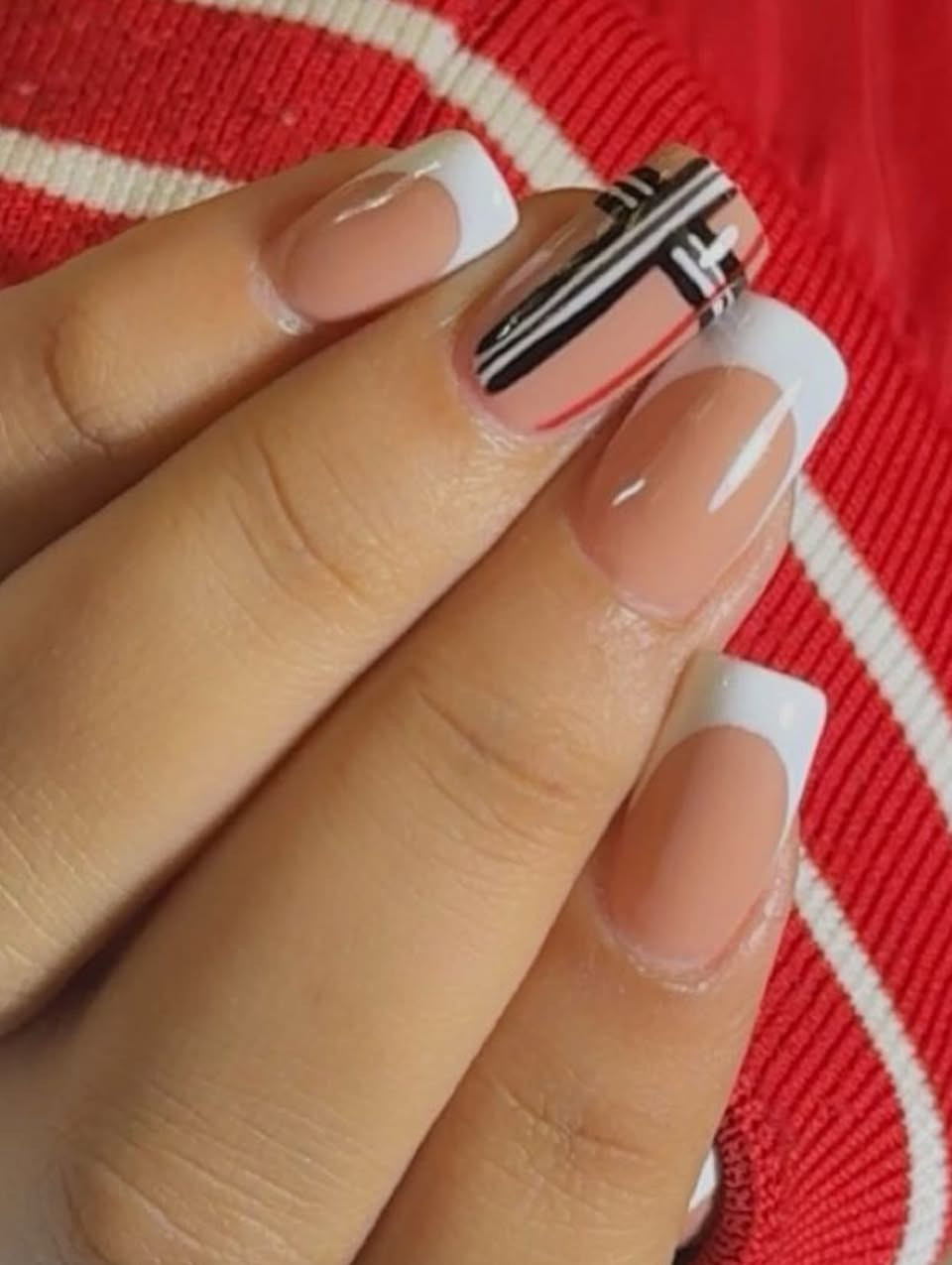 ڤيرا بيوتي سنتر معنا انتي الاجمل ... العنوان الموصل حي المثنى شارع مسبح المثنى للتواصل دايركت او ع الرقم التالي ***********
