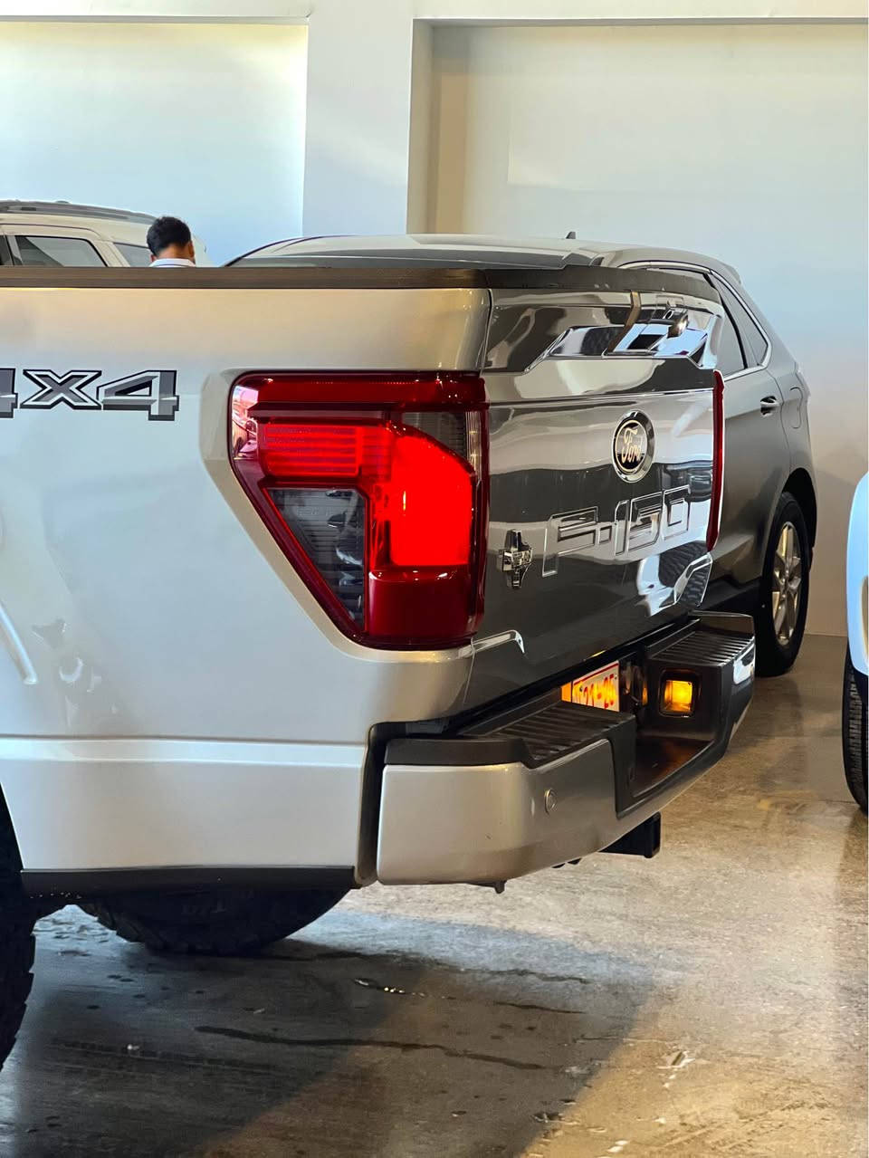FORD F150 XLT 2024
فۆردf150/مۆدێل2024 ٨ بستۆن
ڕەنگی سلڤەر  دەبڵ ئەکسل  ٣٦هەزار ڕۆشتوە 
یەک چەمەلخی بۆیاخە بێ ناو گرتن 
مواسەفات XLTدەرگا گەورەی بۆدی کورت 
دەرگای بەسمەو کۆدە 
دوکوشنی پێشەوەی کا رەبایە و هیتەرە 
سڵایدی جامی دواوە 
گێڕ تەیارە بیلاد 
شاشە گەورە 
تەبریدی دوزۆن 
تەبرید مەرکەزی 
٨ مۆدی لێ خوڕینی هەیە 
بەسمەیە 
شاشە ئەلکترۆنی 
٣٦٠ پلە کامێرا دواو پێش 
خەتی جادە 
٣٦٠ پلە ڕادار 
ڕاداری ئاوێنە 
پێشی کەمل کراوە بە لاریات 
گێڕو مەکینەو کارەبای بە شەرت 
شوێن سلێمانی 
*********** السليمانية, العراق
