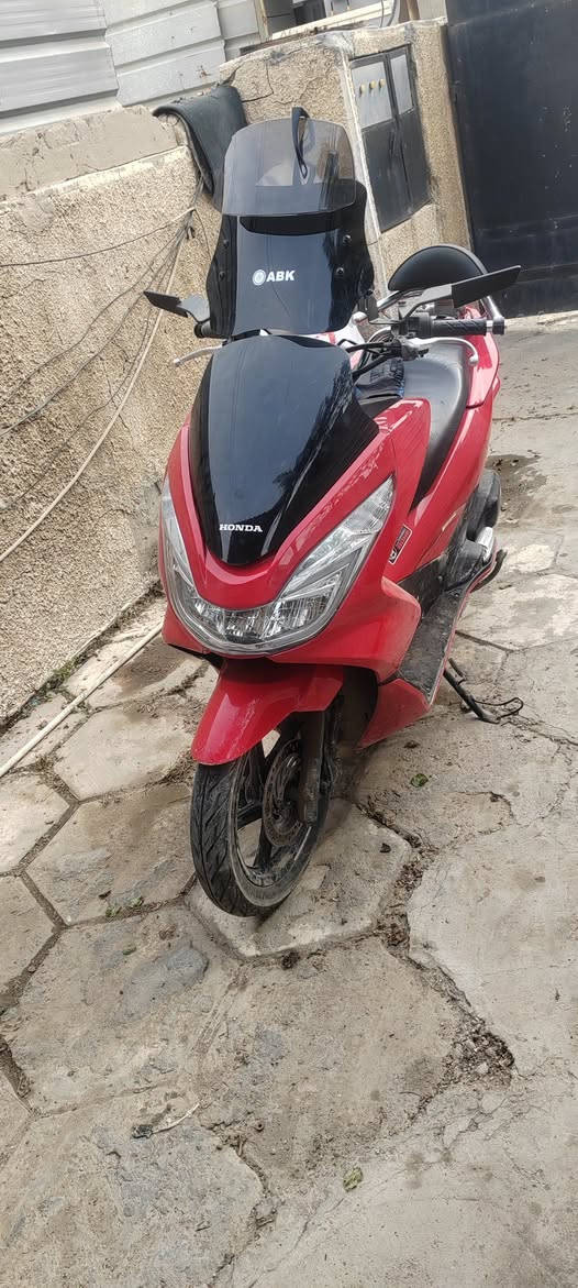 سلام عليكم مليزي دراجه حلوه ومحرك ١٥٠ ناعم محرك مفتوح تجفيت يخبل سعره مليون و٣٠٠ بيه مجال حك جيه ***********
