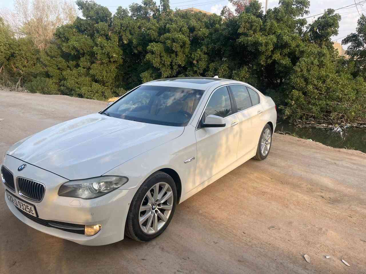 السلام عليكم f10 BMW  موديل 2011 حجم523 
6سلندر تنفس طبيعي وكالة العروش خليجي فول 
مواصفات أبواب شفط خمسه بردات كير مكين 
كله ابشرط سياره ماناقصه برقي  السياره كفاله من 
الدعاميه إلئ الدعاميه رقم اربيل  ومكان السياره 
البصره (***********)
