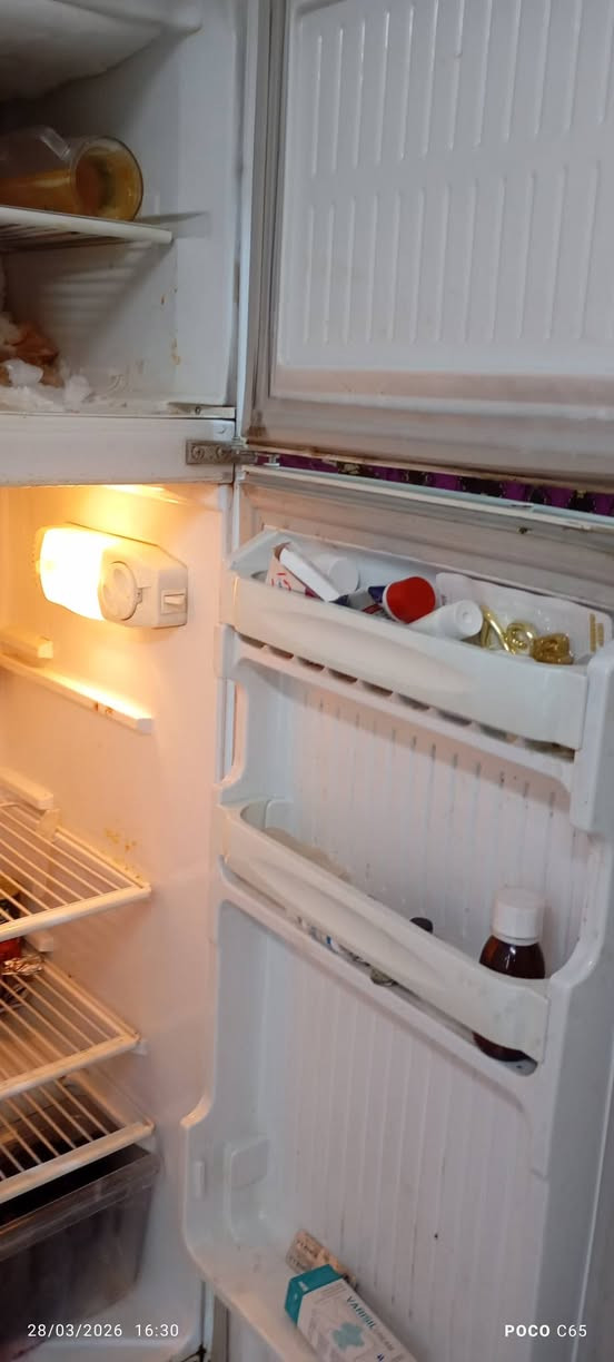 ثلاجة للبيع نظيفة وشغالة وسعرها جدًا مناسب مكانهة بغداد المشتل لا يوجد توصيل ***********
