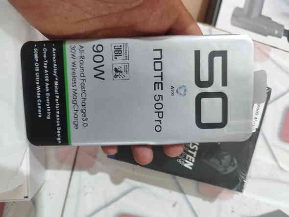 سلام عليكم جهاز نوت 50 برو ذاكره 256 شاشه 144 هرتز جهاز جديد جابوليا هديه هوة و هاي السماعه رايده ب275 و بي مجال قليل و الصوره موضحه المواصفات مالته مكاني نجف ابو صخير ***********
