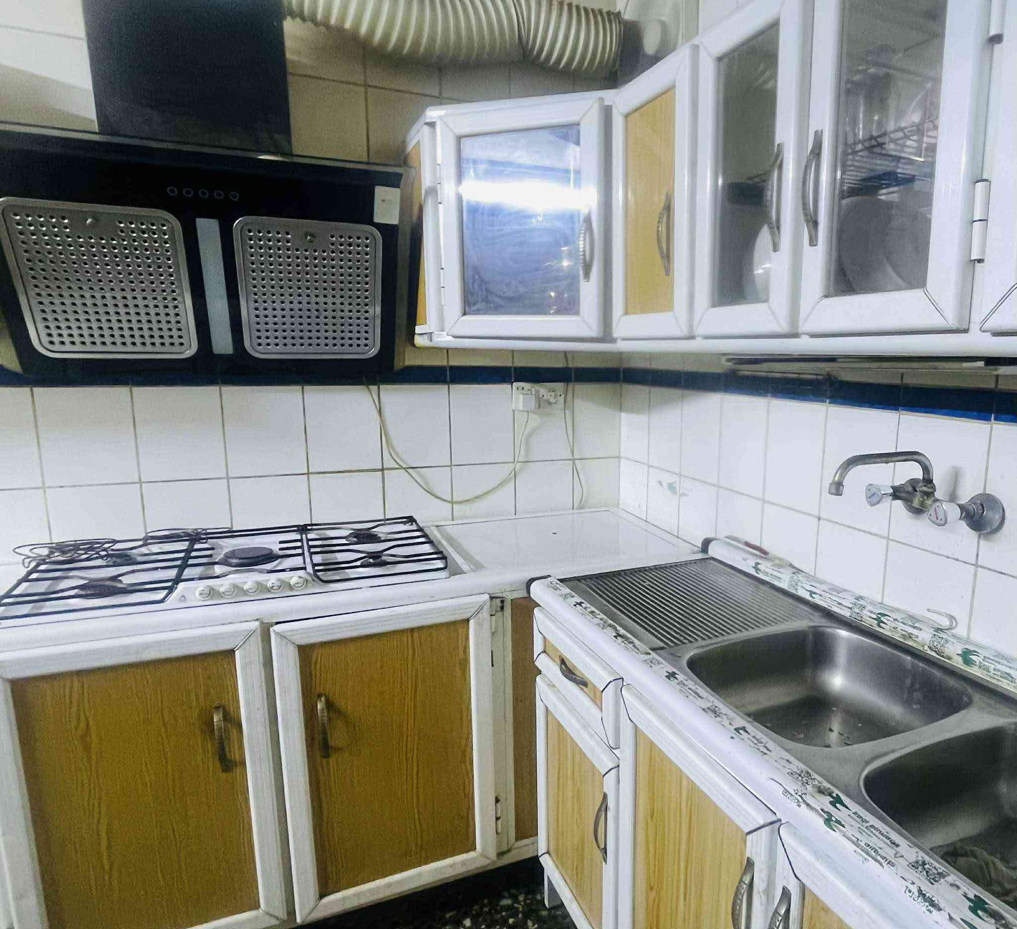 غراض بيت للبيع بسعر مناسب
مكان حي الجهاد الخارجيه للاستفسار الاتصال على الرقم
***********
