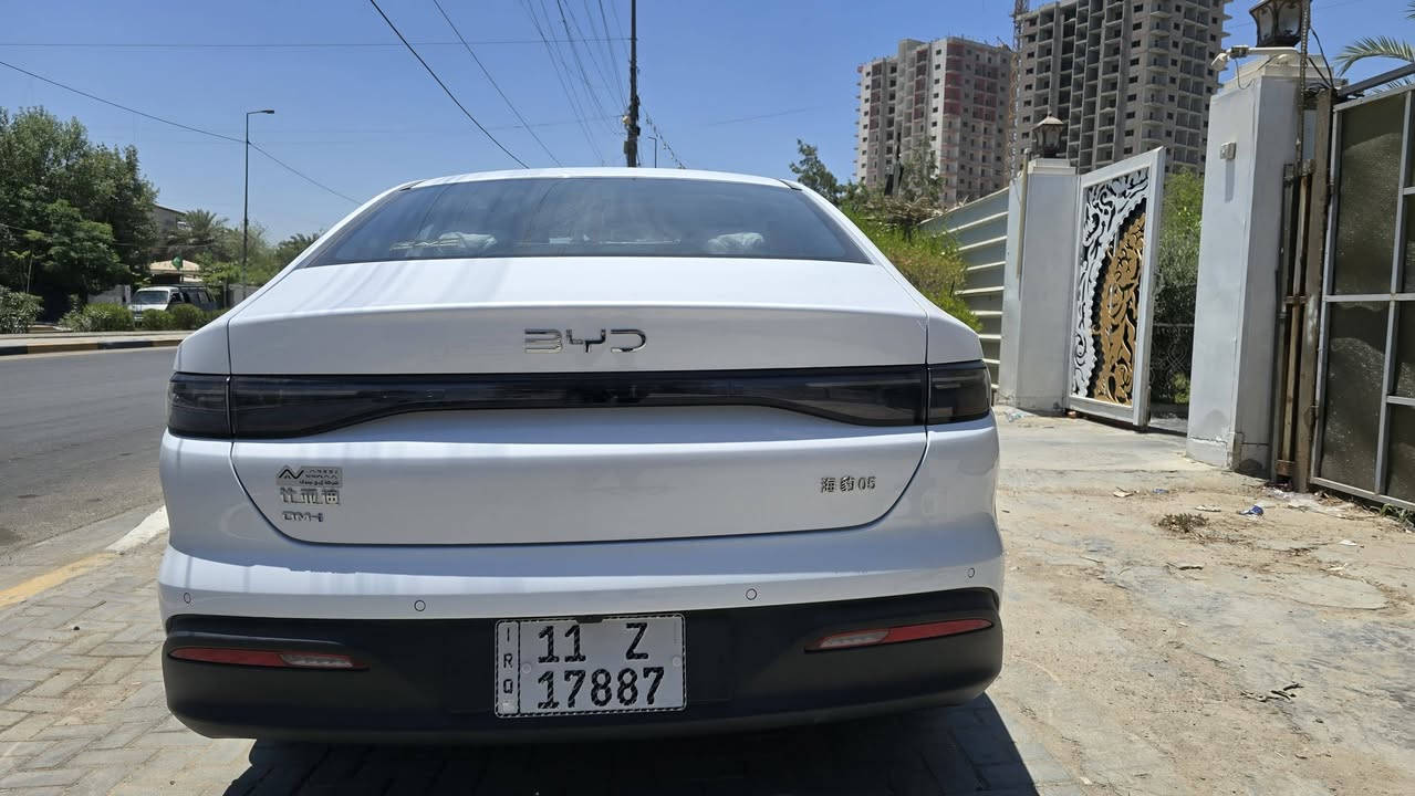 🚘 للبيع: بي واي دي سيل 5 (BYD Seal 5) موديل 2025
مرقمة بغداد، سنوية مستلمة، باسمي (جاهزة للتحويل).
  السيارة بحالة الوكالة (بالنايلون) 
 الملحقات:الشاحنة الأصلية، أرضيات حوضية، وكافة الملحقات.
ملاحظة: توجد خدوش بسيطة بالدعامية وأثر حصوات خفيف جداً بالجاملغ (لا تلاحظ إلا بالتدقيق)
السعر: 19,250,000 دينار (تسعة عشر مليون وربع) وبيه مجال بسيط.
 الموقع:بغداد - البياع - حي الرسالة الثانية - شارع الضغط
 للتواصل:***********
