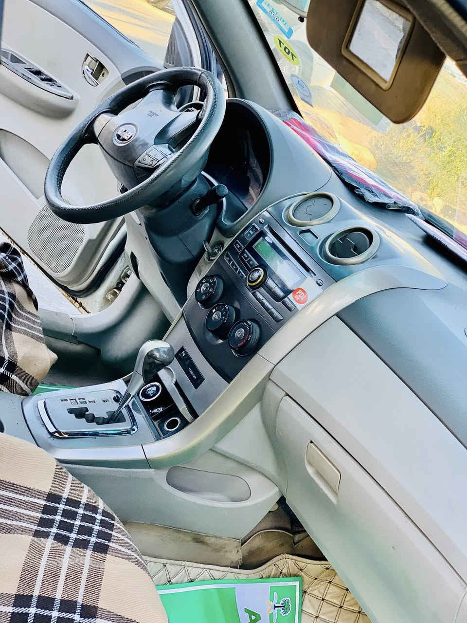 بؤفرؤشتن
٣٤ مه جال
byd2013
سه نه وي پلاستيك عاج
گيرومه كينه ي بيلاد
گيرئتؤماتيك وعادي
قفل مه ركه زي
جوارجام ئتؤ
گيرومه كينه ي لؤكه
مه كينه ي دوكه ل وبوخاروسه وتي نيه
پشت وپيش وشاني كه پسه
بي زه ربه يه سه ياره كه
گه رمي كاره باي كامل مه زبووته
پيشودواي بي ته قه وره قه يه 
ته نهافرؤشتنه
***********
***********
