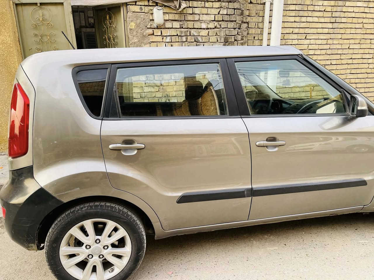 السلام عليكم كيا صول موديل 2012 محرك 2000 دوش ماشية 97 الف فقط 
مرواس بسبورتج او توسان حديث سعرهة مناسب 
واذا بيهة قطع صبغ او تبديل ترهم


**إذا كنت صاحب هذا الإعلان وتريد حذفه لأي سبب، رجاءا أرسل رسالة إلى الدعم الفني**