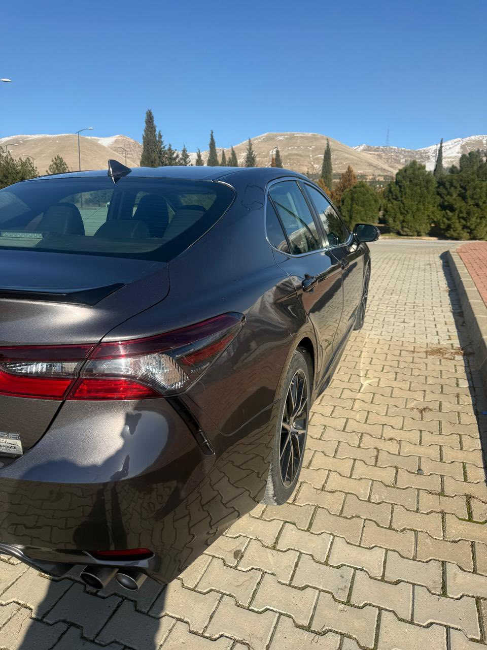 السلام عليكم
كامري وارد موديل ٢٠٢٢ 
SE pluse  
نقطه عمياء رادار أمامي جانبي
منع تصادم
اوتو استوب
فتحت سقف
كشنات تدفئه
كري السائق كهربائي
تخم تاير
شفرات بلستيرن
بنيد مصبوخ فقط
هزه جديده
ماشيه ١٢٢ حقيقي 
سيارة باسمي تحويل ثاني يوم 
السعر ٢٠ الف دولار يعني شدتين للاستفسار على الارقام 
***********
***********
