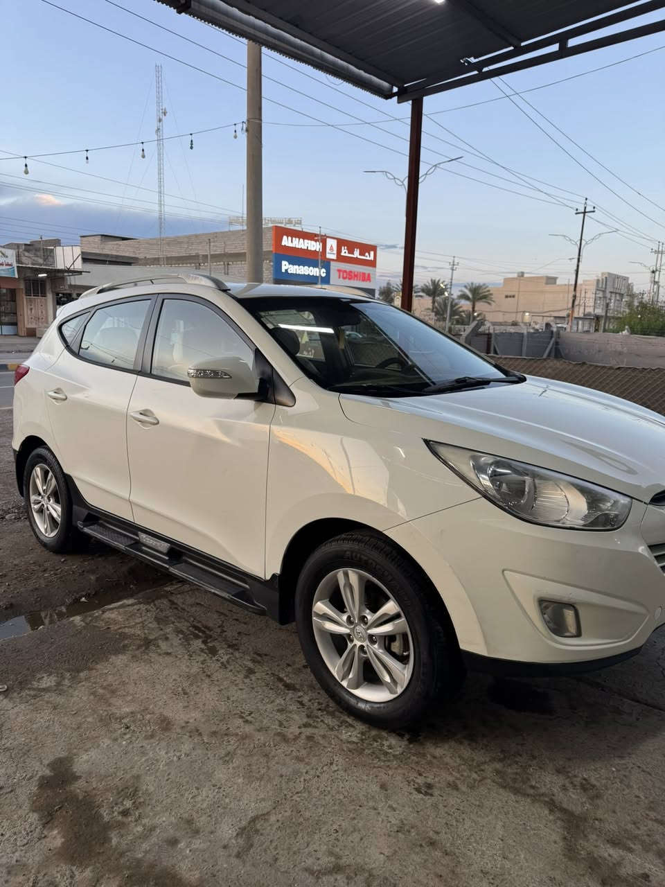 السلام عليكم
⸻

🚗 توسان 2011 خليجي للبيع 
قطعة وحدة  صبغ بس باب الجنطة 
وبيها بارد شي قليل سونار موجود 

السيارة نظيفة كلش ومرتبة 👍

🔹 موديل: 2011
🔹 وارد: خليجي
🔹 مكينة: شرط 
🔹 كير: مكفول
🔹 تبريد: ثلج ❄️
🔹 شاشة وكامرة خلفية

📍 الموقع: (صلاح الدين بلد )

💰 السعر: (127$)وبيها مجال 

📞 للتواصل: (***********)
                                      (***********)
