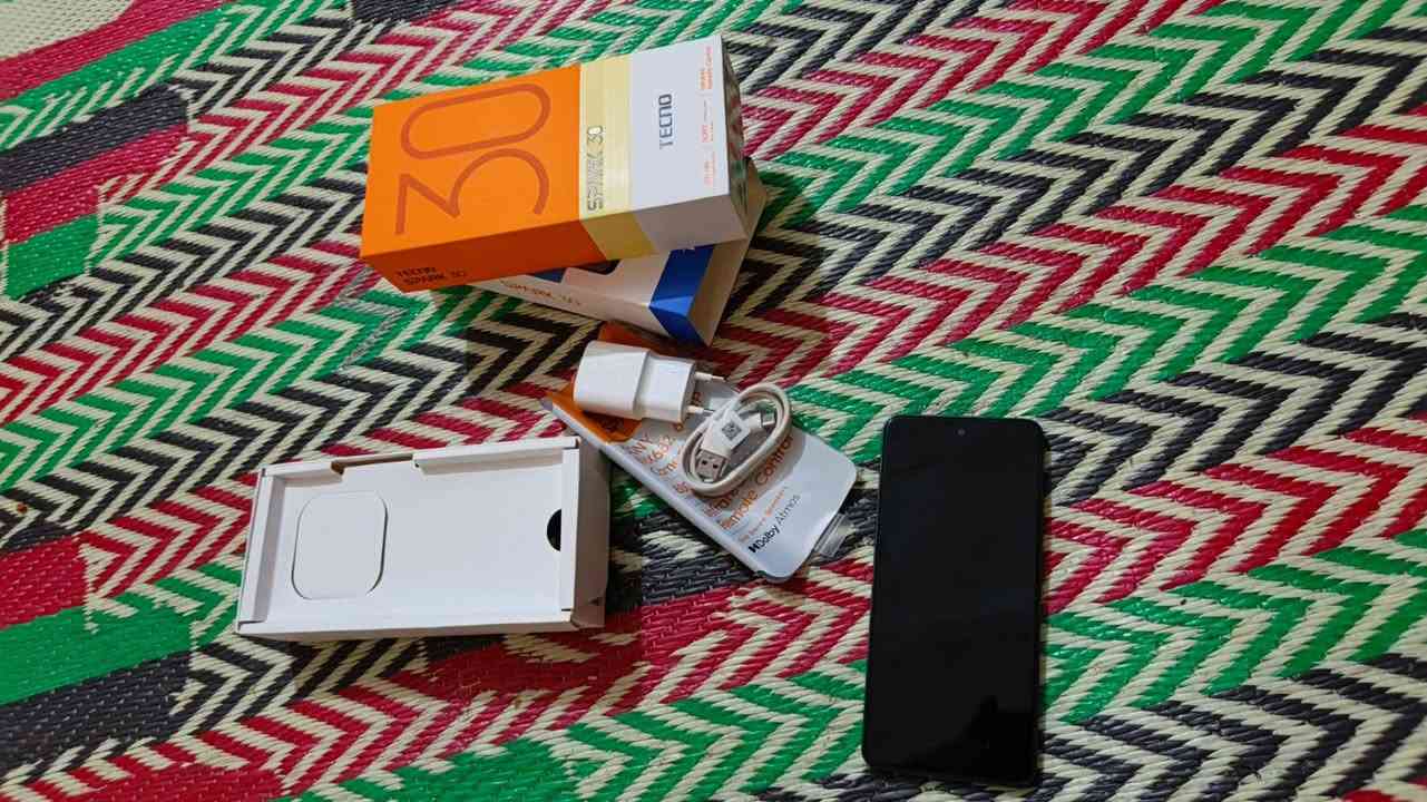 سلام عليكم جهاز لبيع السعر150وبي مجال قليل جهاز نضيف كلش ومكفول  من كل شي مادخل صيانه مكاني كوت زين لقوس هاذرقمي ***********
