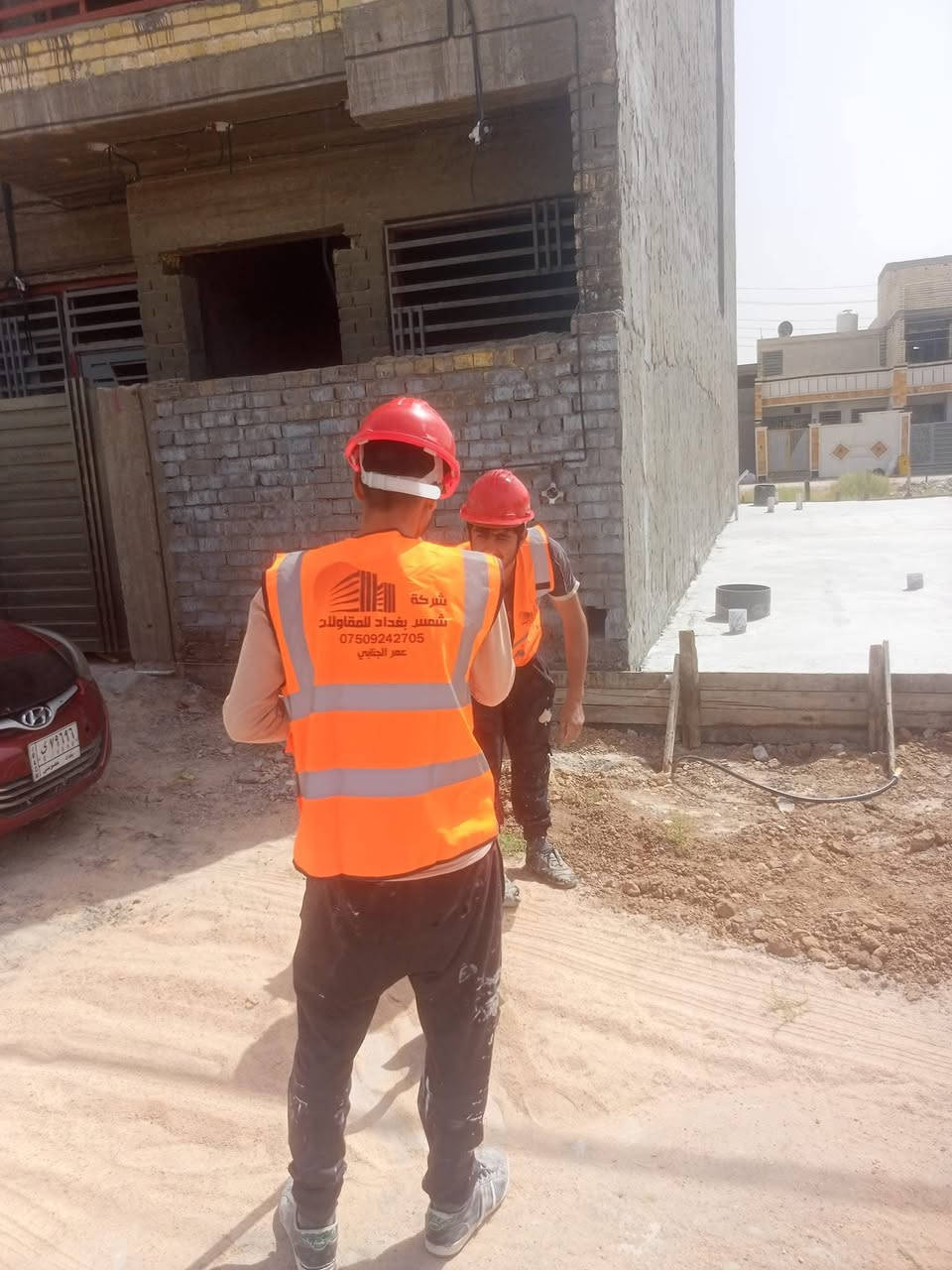 عملنا في بغداد فقط تسليم مفتاح كرسته وعمل ترميم إضافة بناء تسليم هيكل عظم بدون باب وشباك سعر المتر المربع للهيكل كرسته وعمل 160 الف يتضمن الفقرات التاليه
دفن وتعديل الأرض بمادة السبيس مع مستوى وزن الشارع
مع الحدل بحادله كبيرة
رش مبيدات كلوردين قاتل الحشرات
تسقيط وتخطيط الخارطه على الارض مع فرش نايلون زراعي نوعيه جيده
عمل المجاري حسب مخطط الخارطه نوعية امل الشريف المصري
تسليح الرفت يكون حسب مخطط الخارطه مع حصيرتين تسليح
صب الرفت بمواد درجه اولى اسمنت مقاوم رمل اخيضر حصو مكسر او صب بم  كونكريت جاهز حسب طلب الزبون
يكون ارتفاع الرفت ٤٠ سم
صب بتلو ٢٠ سم حسب المخطط
بناء بالطابوق الجمهوري بارتفاع 3.20للطابق الأرضي
عمل حداده ونجاره صب السقف نوعية الشيش عراقي اف اف أو سوبر أو ماس رباط 30 سم على كل البيت مع السقف
بناء الطابق الثاني بارتفاع ٣، نفس مواصفات الطابق الأرضي مع مردات ماء ٢٠ سم
بناء البيتونه مع صب السقف حسب مساحة الخارطه مع الستاره بارتفاع ١ سم
يشمل الهيكل المجارى كاملة مع مرازيب السطوح والبلكونات
مع تأسيس أنابيب السبالت مع تأسيس جكشنات سبور لايت السقوف
علما عملنا بغداد نقد فقط
للتواصل

***********

‭0784 875 8526‬@أبرز المعجبين
