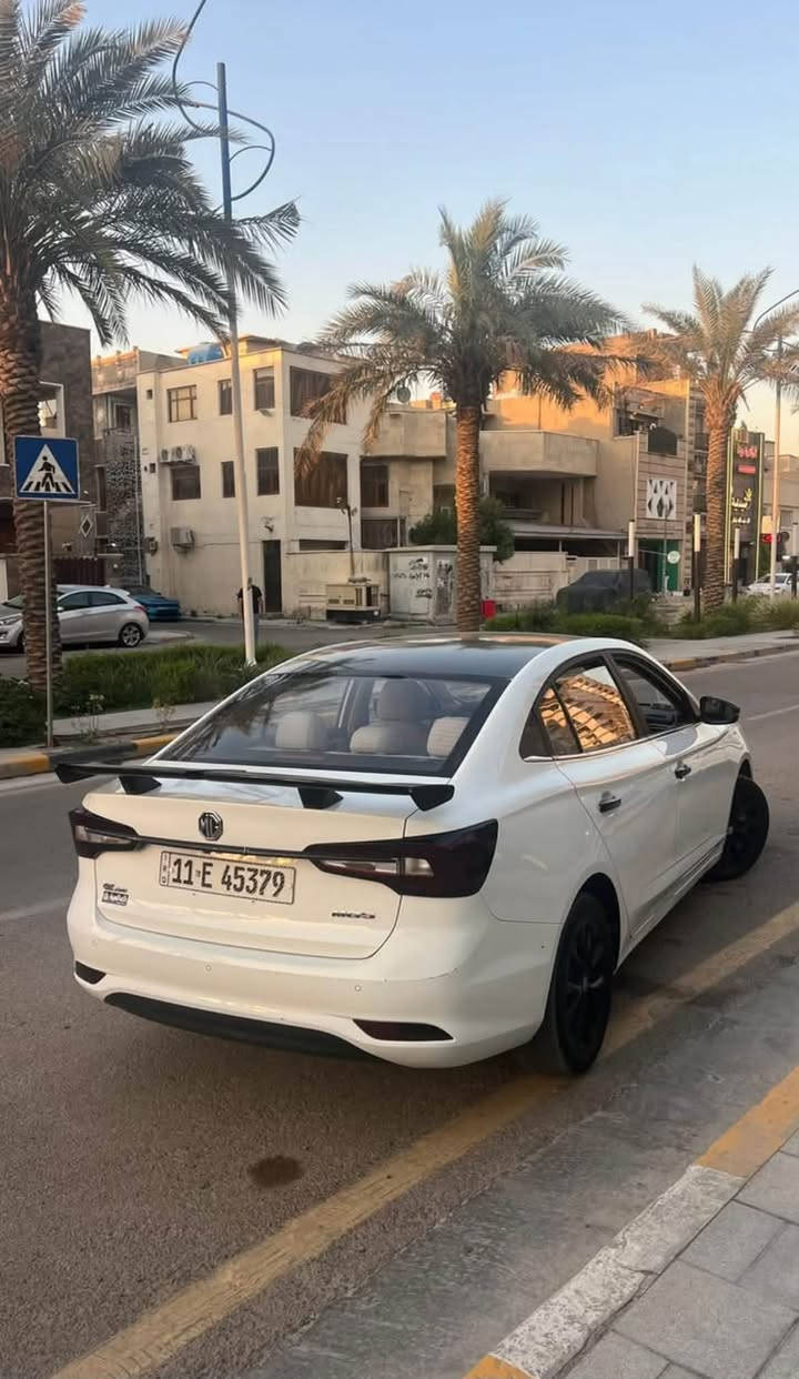 Mg 5 2024 comfort للبيع كفالة عامة من الصبغ بيها بارد جاملغ خلفي خفيف ماشية 51 الف كيلو 
كشنات قماش اشاير ب المري دبل بصمة تحكمات ستيرن السيارة مرتبة شبابية السيارة خالية من اي نقص لايت زنون اشاير ليد بك لايت ليد وضعيتين قيادة ايكو ونورمال كير 8 سرعات مكينة 1500 تنفس طبيعي 
وطخم تايرات جديد 

مكاني بغداد زيونة 
سعر السيارة 110$ وبيها مجال
*********** واتساب
