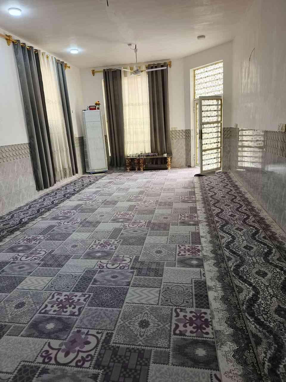 السلام عليكم/للبيع دونم يحتوي على بيتين مساحه البيت الواحد /270/الموقع بابل /تبعد عن الامام بكر (ع)كيلو الاستفسار على  الرقم التالي /***********
