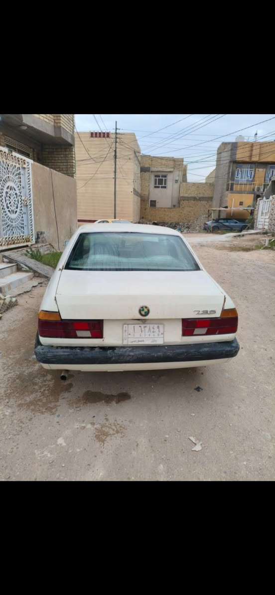 السلام عليكم بي ام دبليو 1990 رقم بابل نكليزي مباشر عقد مروري صاعده هزه قبل شهرين مكينه وكير راس ثور مكفول من كلشي سعر 28 وبيه مجال عنون كربلاء كنطره السلام *********** * نقص حداديه فقط
