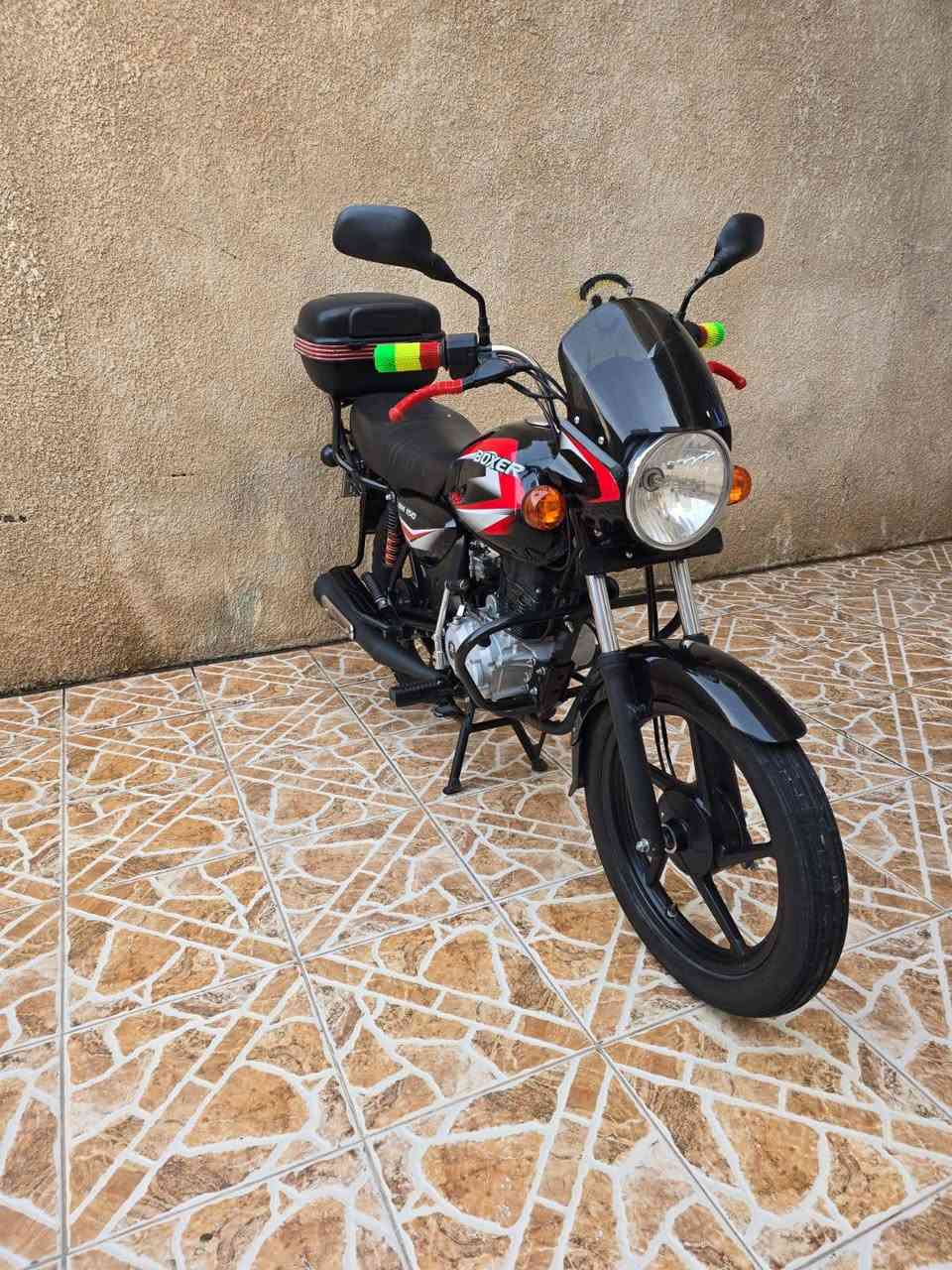 السلام عليكم شباب
بوكسر للبيع 
موديل 2023 شهر 7
 نازله 2025 
دراجه زيرو
مكفوله كفاله عامه 
دراجه رقم وسنويه ديالى 
نكليزي تحويل ثاني يوم
 السعر2400
مكاني ديالى خالص
 الشراي يتصل على هذا الرقم ***********
