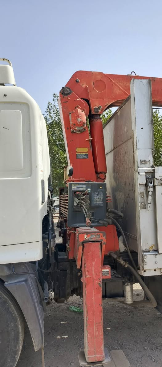 سلام عليكم من رخصه الادمن كرين يونك 3سلايت 5طن للبيع كرين نضيف وحلوا العنوان البلديات ***********
