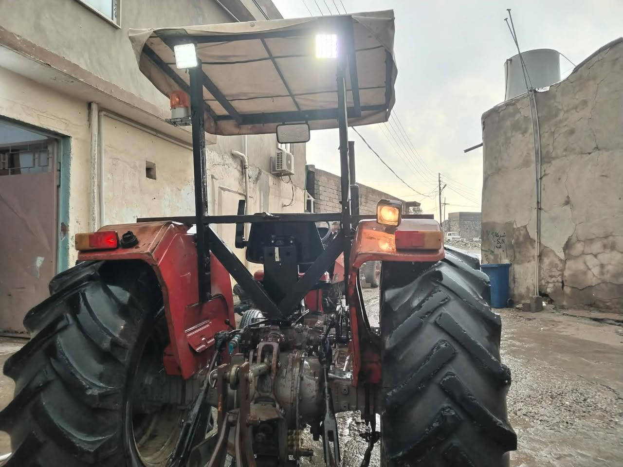 السلام عليكم تركتر للبيع ٢٧٥ العنوان قضاء الحمدانية معرض زيد مكلف بنشر استفسار مع صاحب الرقم ***********
