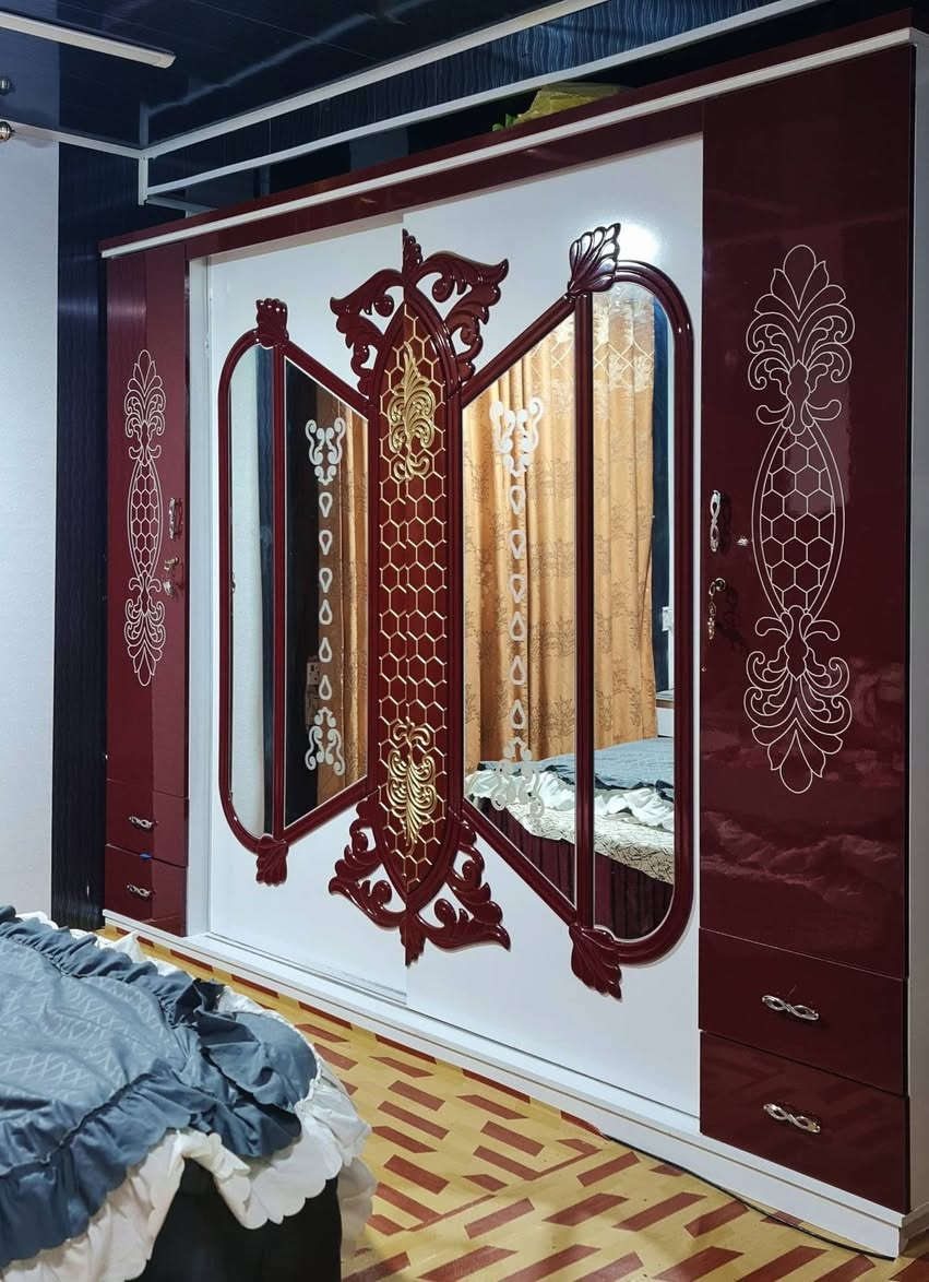 غرفة تركي نظيفة
السعر ٦٥٠ وبيها مجال 
***********
