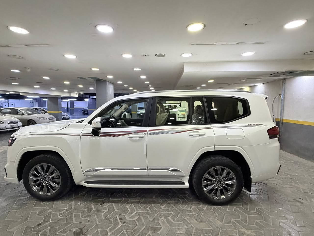 السلام عليكم تيوتا لاندكروز 2024 GXR limited بريم اصل ماشية  14km مكفولة
رقم بغداد باسمي
فول مواصفات
3 شاشات 2 سماعات
5 كامرات 3 مرايا تعتيم ذاتي مع مري قلاب
صندوق كهرباء كراسي كهرباء
كشنات جلد
شاحن لاسلكي+ تبريد كشنات
بصمة دخول 4 ابواب
وبقية لمواصفات سيارة  
 السعر 720$ وبيهة مجال 
العنوان بغداد البنوك 
الاستفسار ***********
