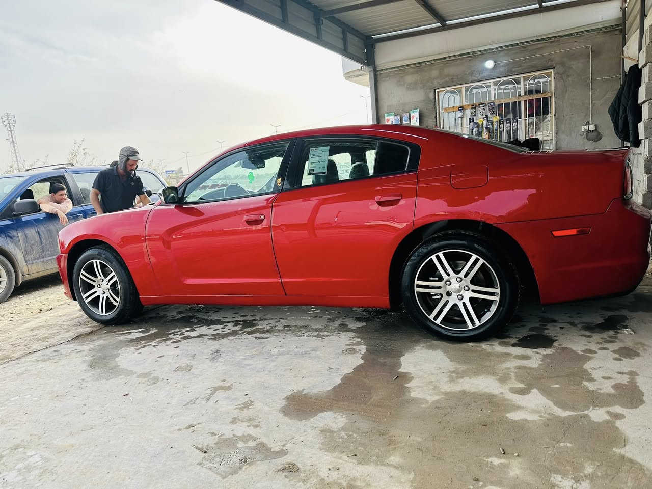 ‏السلام عليكم جارجر موديل 14 اللون الأحمر مميز سياره بس بنيد فقط بدون الدخل رقم ديالى مدور سيارة موجودة بلحله   السيارة لهم مرؤوس جارجر لو أوباما  سياره 160 وبها مجال ***********8 /***********
