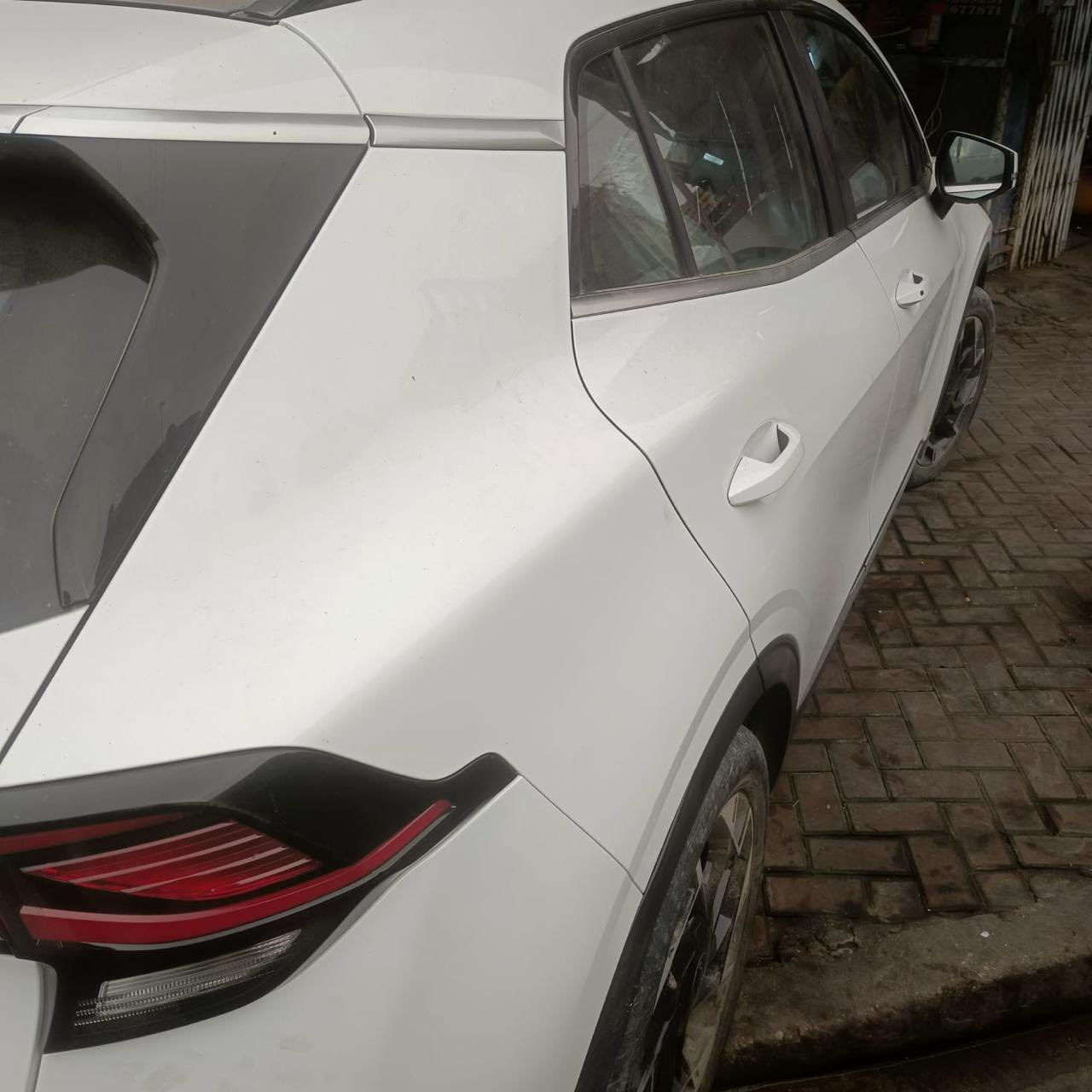 السلام عليكم
للبيع كيا سبورتج 2025
السيارة خليجية شركة الضمان الدولية
رقم أربيل
حجم المحرك 2.0
السيارة فول للأخير اعلى فئة 
موصفات 
حساسات امامية خلفية 
كامرات ٣٦٠ْ دوارة 
كراسي كهرباء 
انارة LED زينون 
شاشة كبية
تشغيل عن بعد 
ابل كار بلي
أندرويد اوتو 
تشغيل بصمة دخول ذكي 
تحكم ستيرن جهتين 
مكيف قطعتين 
كراسي مخمل 

الحاله : 
لا ضربه ولا طخة ولا شخص 
جاهزه لأي فحص 

السعر 246$ وبيها مجال للشراي

الموقع بغداد الاعظمية المقبرة الملكية
هاتف : ***********
