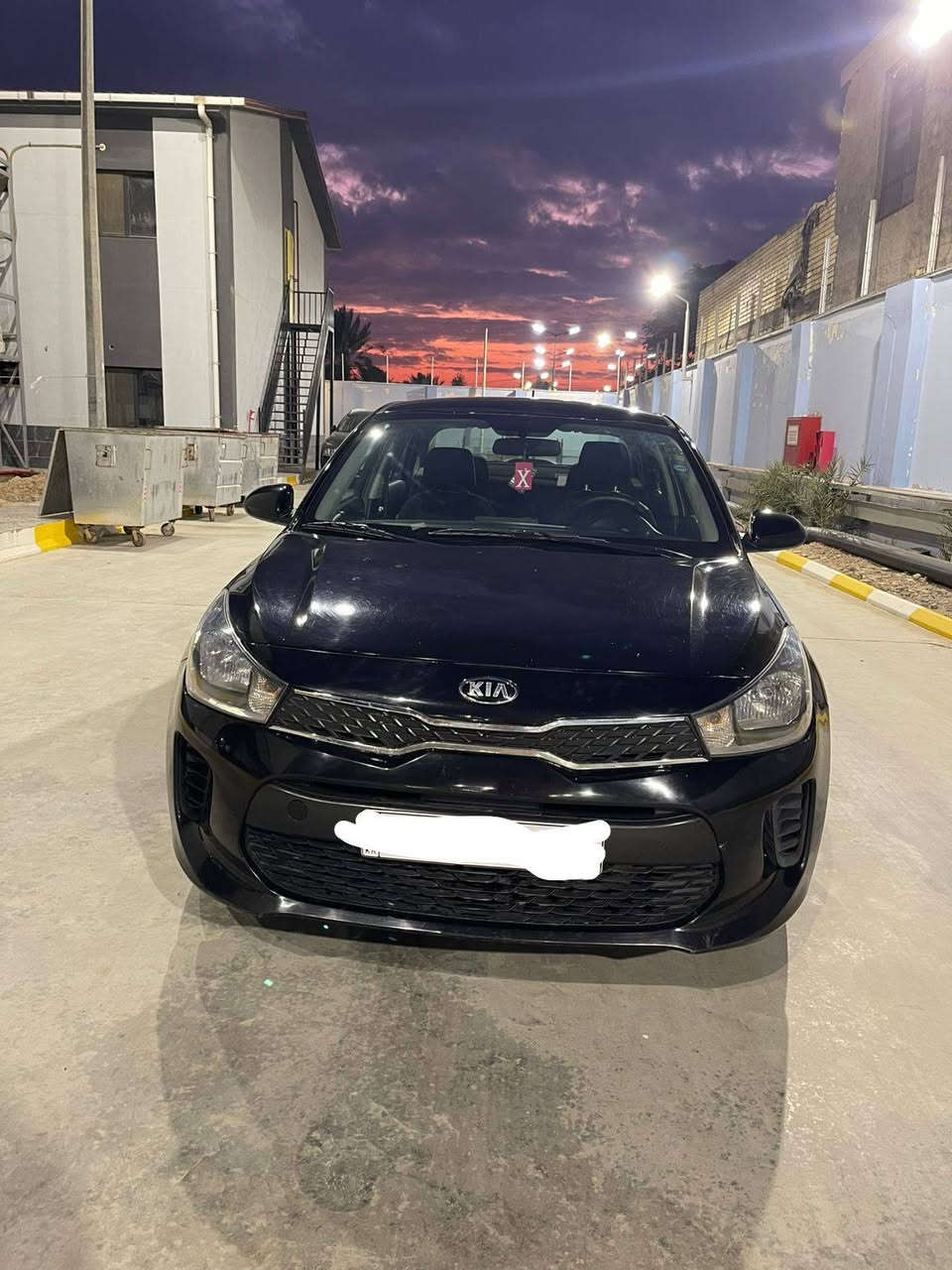 السلام عليكم
كيا ريو موديل 2021 رقم سليمانية 
لون اسود
ماشية 57 الف ميل
حادثها جاملغ امامي أيسر و بنيد صبغ و لغد بي تعديل بسيط
تحكم ستيرن جهتين
تخم تاير جديد
مكينة 1600 دوش
كاميرا و شاشة كبيرة 
نظام سبورت
السعر 90 وبي مجال بسيط
ملاحظة / كير السيارة بي تأخير نمرة
مكانه بغداد 
للاستفسار اتصل على الرقم *********** متوفر واتس 
مكلف بلنشر

