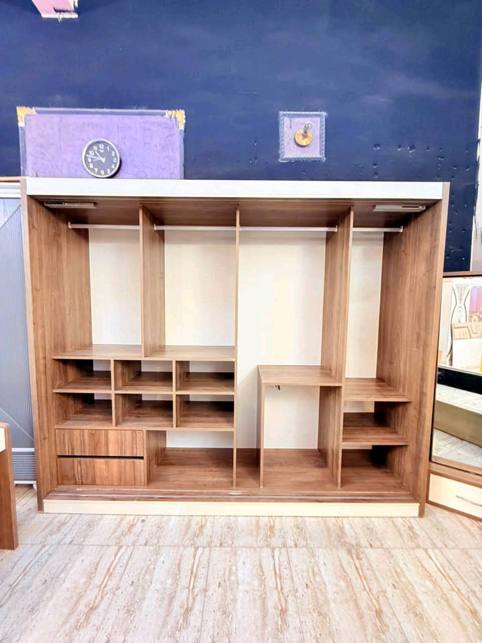 غرفة نوم تركي مستعمل 
تتكون من 👈 8 👈 قطع
نضافة 👈 90%💯🥰
السعر 👈550  فقط
مع نقل وشد داخل بغداد مجاني