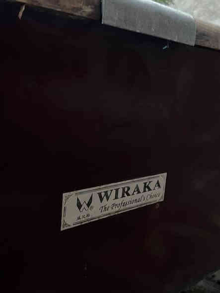 بليارد مستعمل للبيع مع كراته كاملة ونضيفه الميز مال بليارد يحتاج دوشمة وبعض التعديلات البسيطة
سعرة ٢٠٠ الف المكان البصرة شط العرب الجزيرة 
للتوالصل على هذا الرقم ***********
